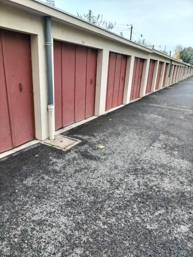 Jolie Appartement Proche Tramway Venissieux Luaran gambar